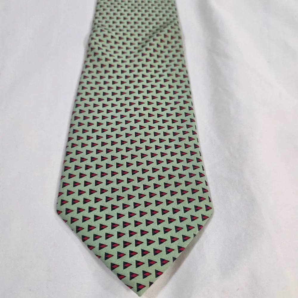 Vineyard Vines Westhampton Country Club Silk Tie Green Triangle Geometric USA